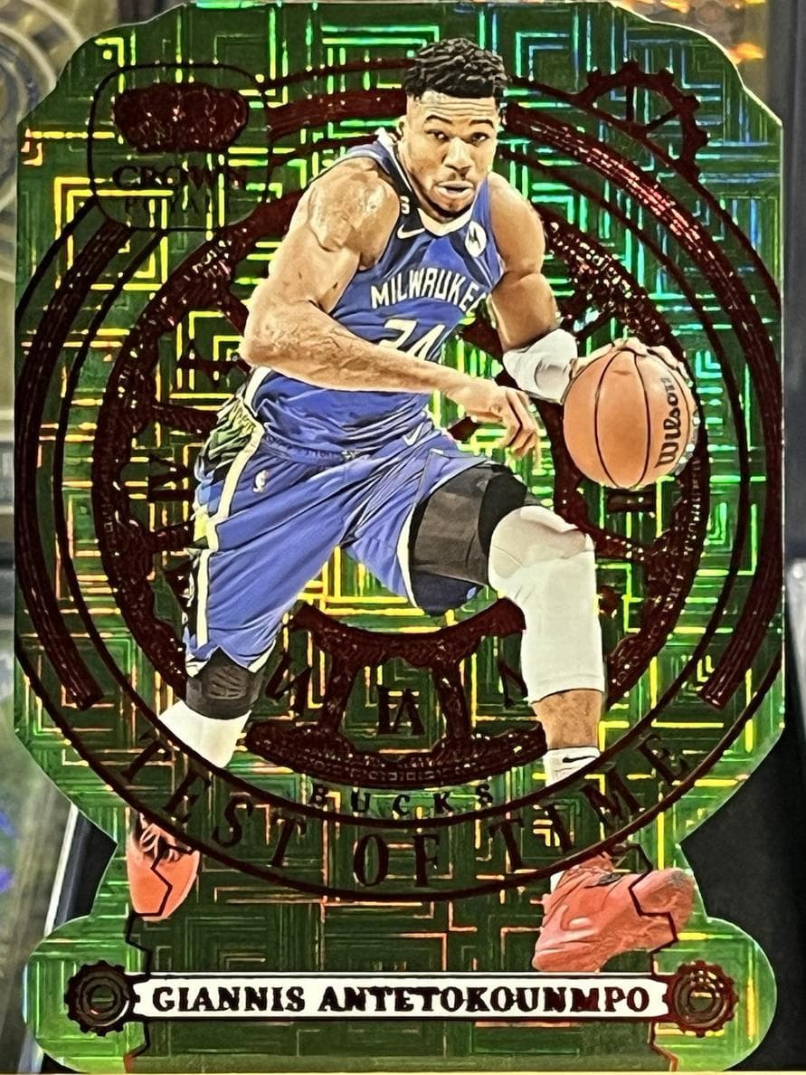 Giannis Antetokounmpo 2023 panini Panini Crown Royale