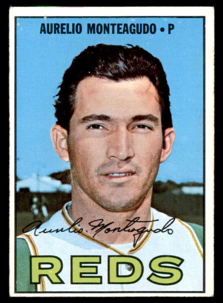 Aurelio Monteagudo 1967 topps Topps