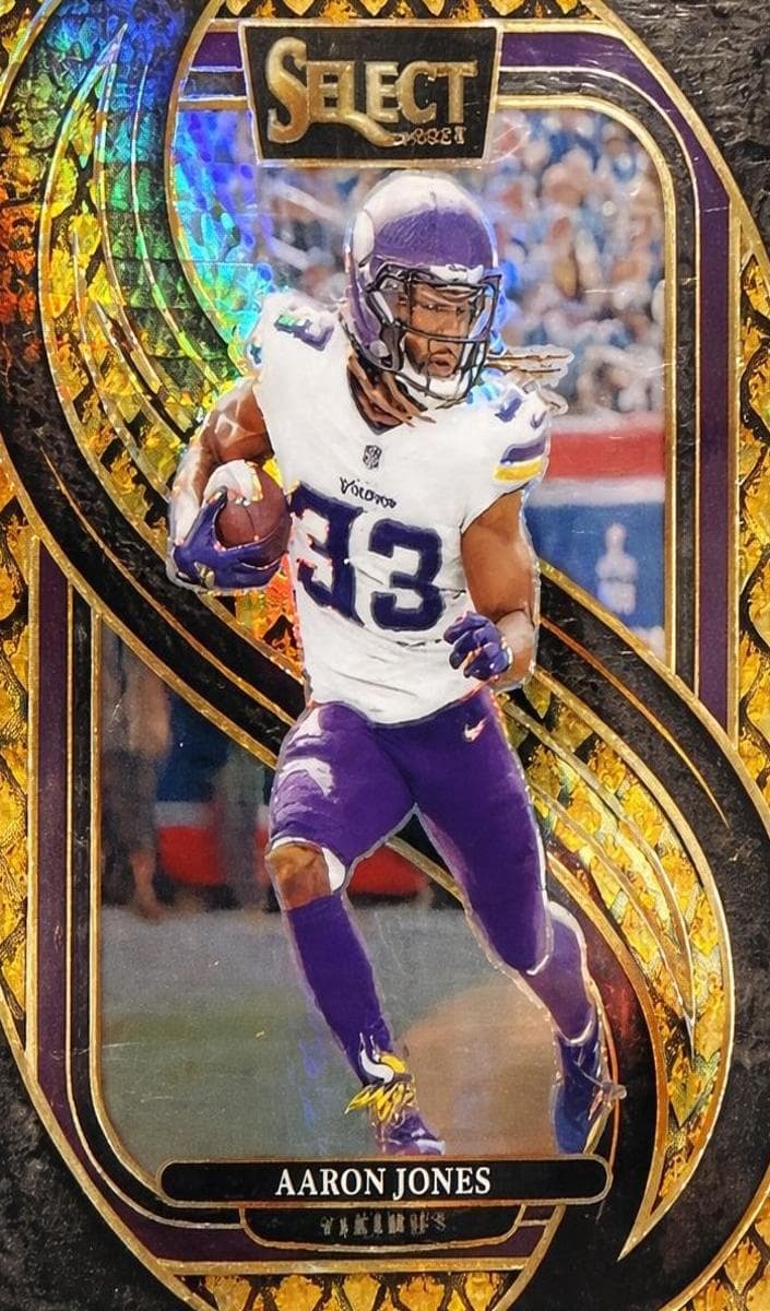 Aaron Jones #102