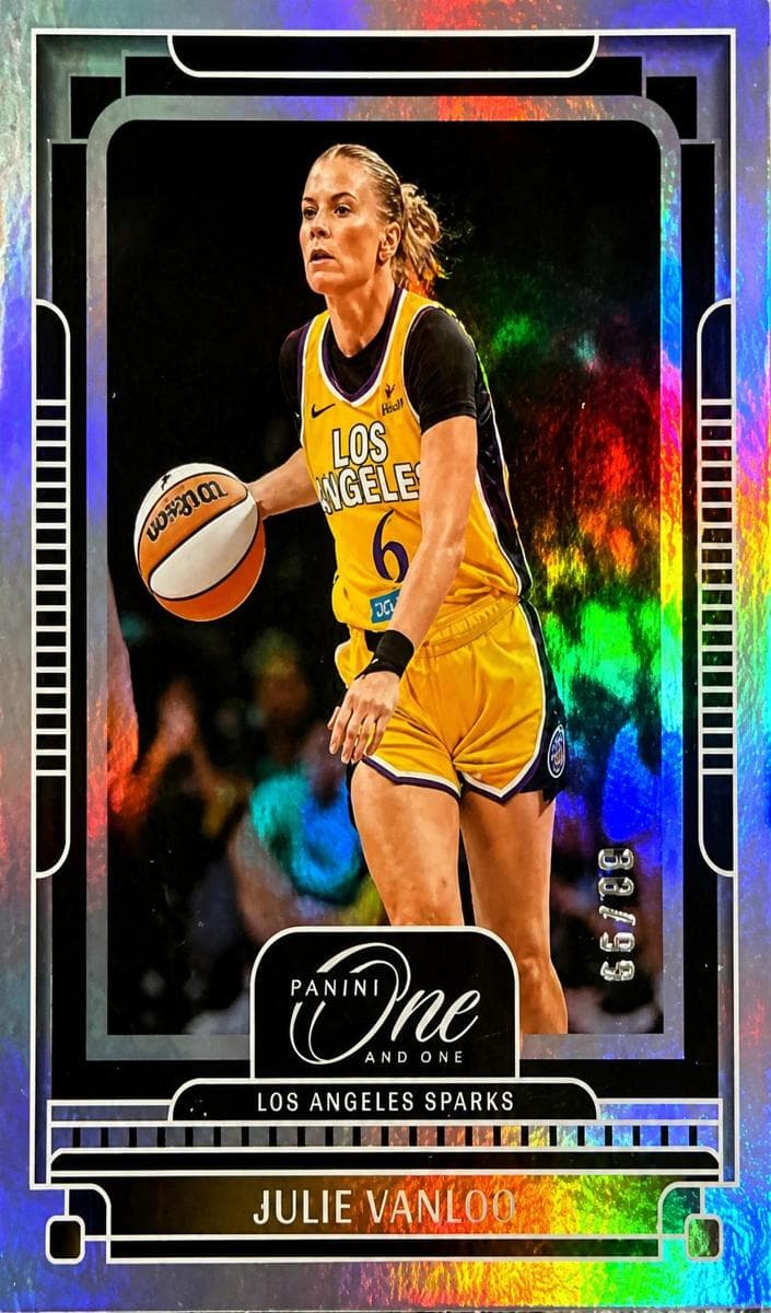 Julie Vanloo #95