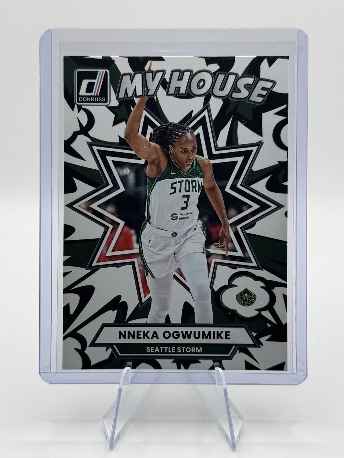 Nneka Ogwumike trading card