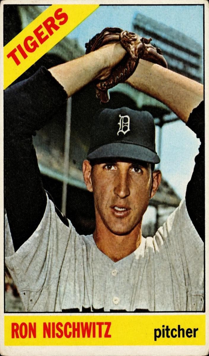 Ron Nischwitz 1966 topps O-Pee-Chee