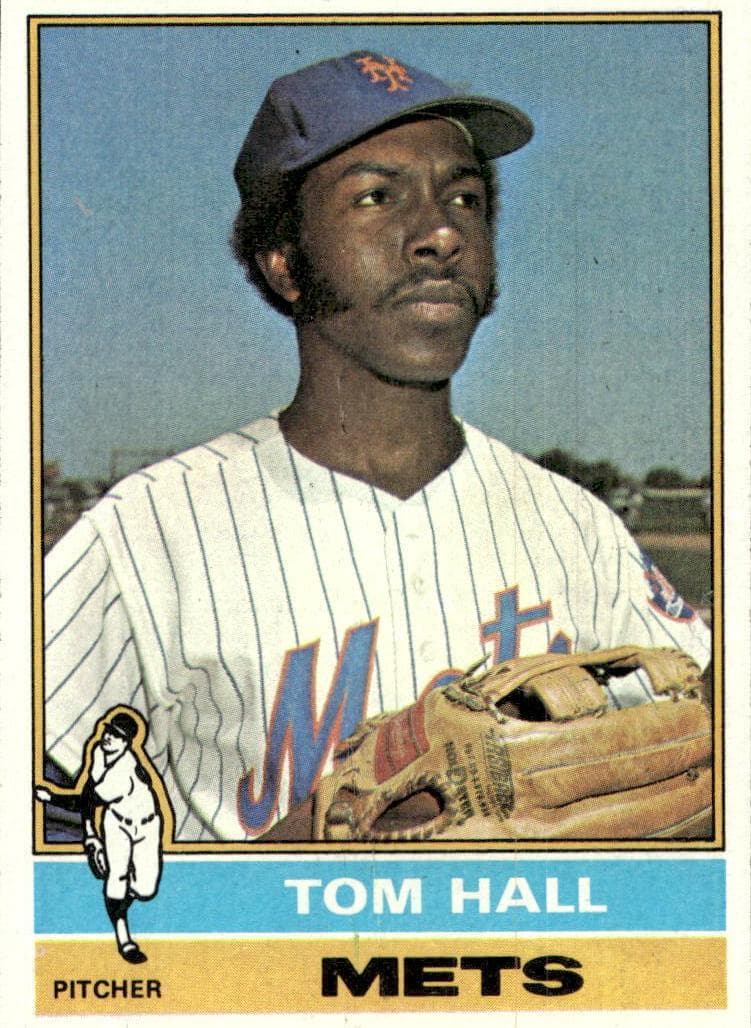 Tom Hall 1976 topps Topps