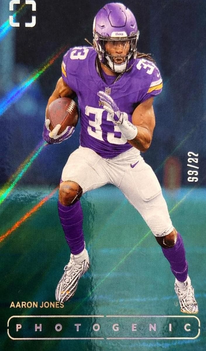 Aaron Jones #111