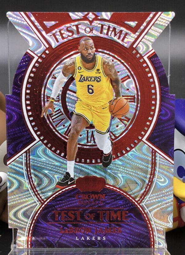 LeBron James 2022 panini Panini Crown Royale