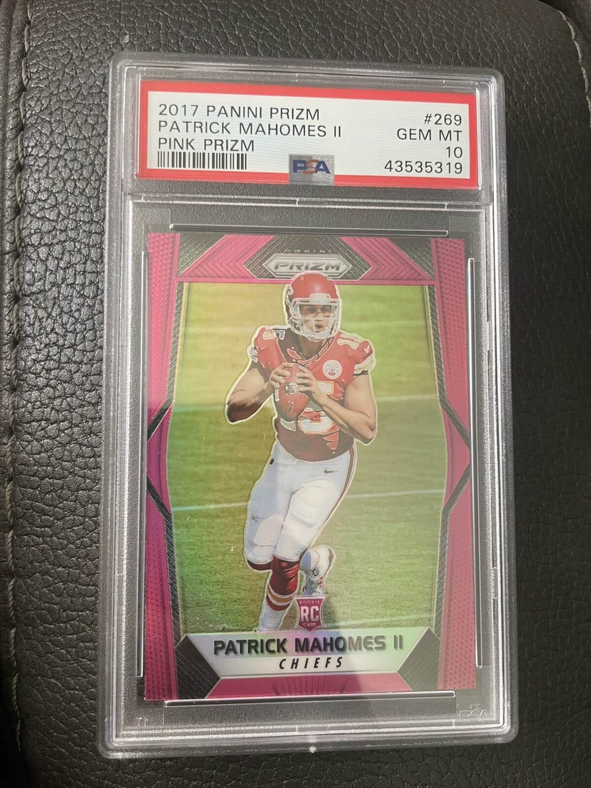 PATRICK MAHOMES PINK SSP 2017 Panini