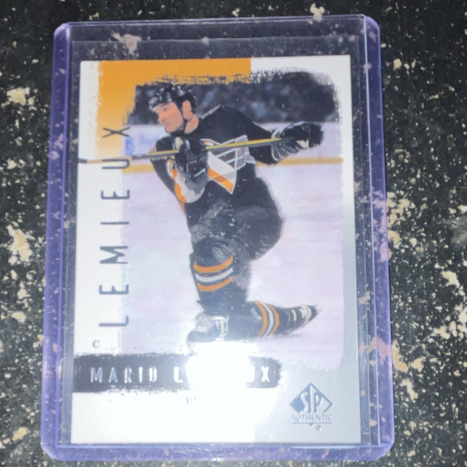 Alex DeBrincat trading card