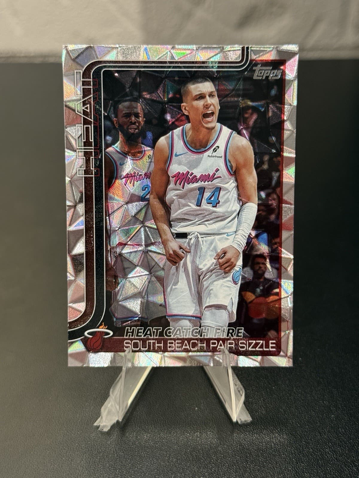 Heat Catch Fire 2025 Topps