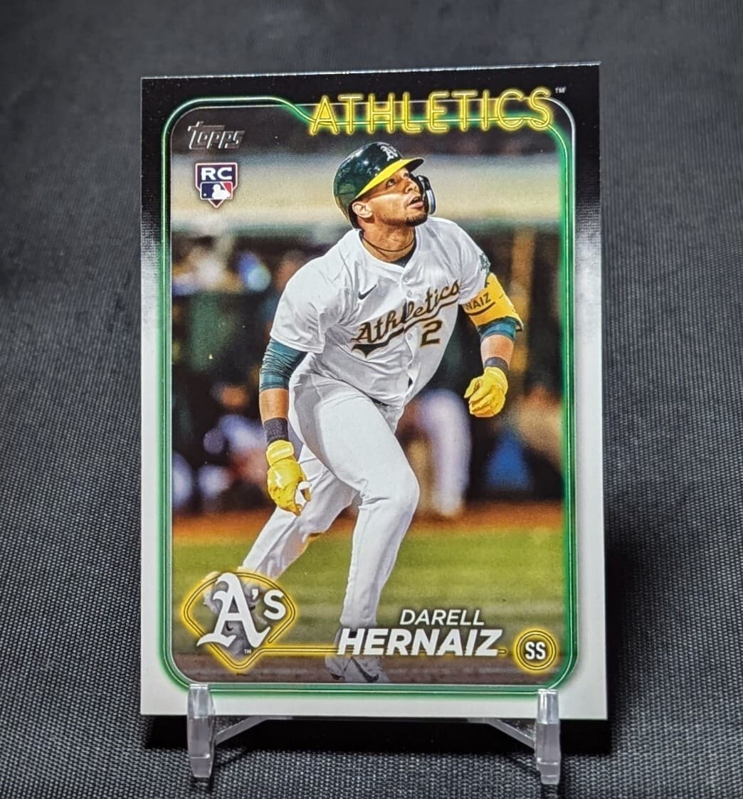 Darell Hernaiz trading card