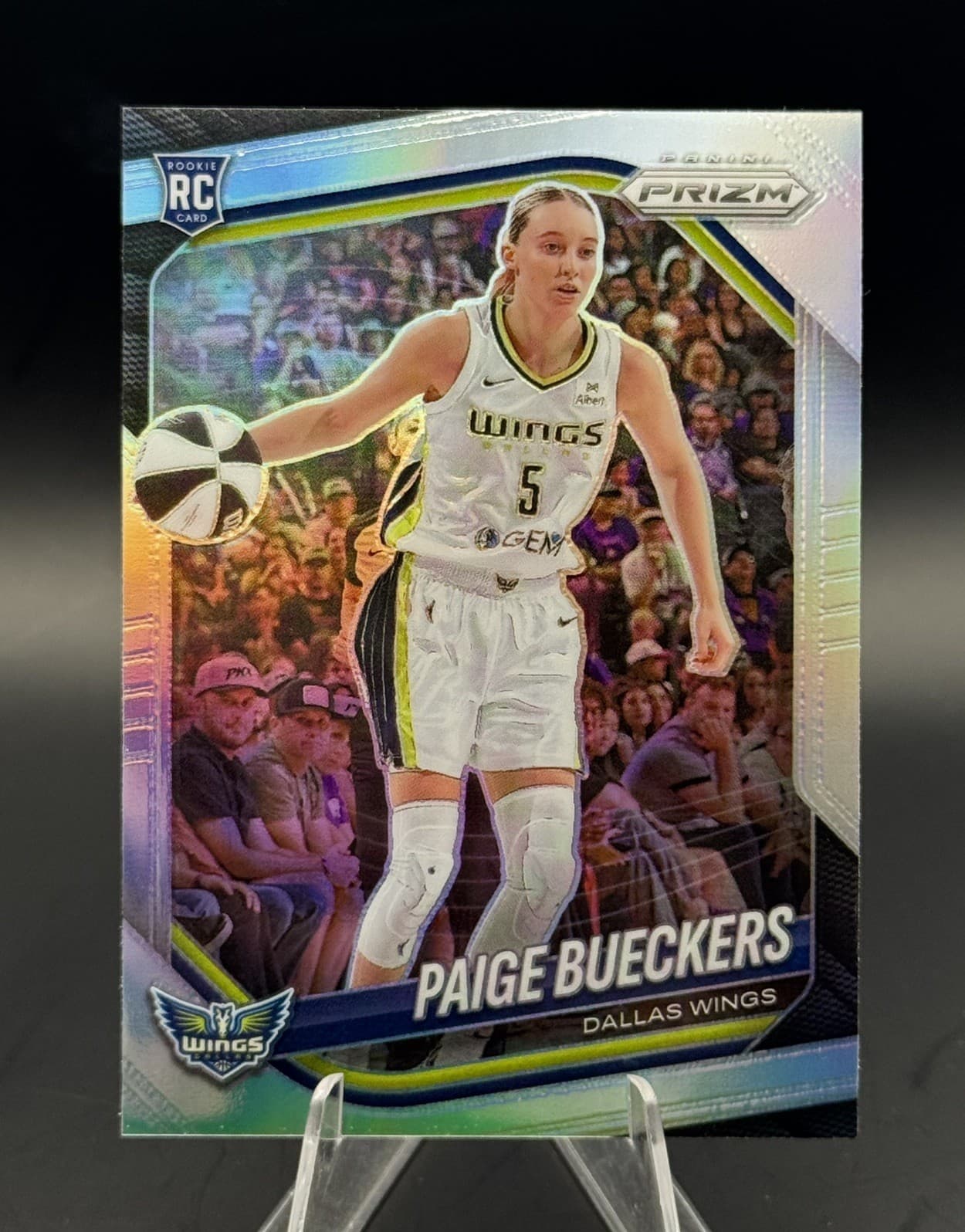 Paige Bueckers trading card