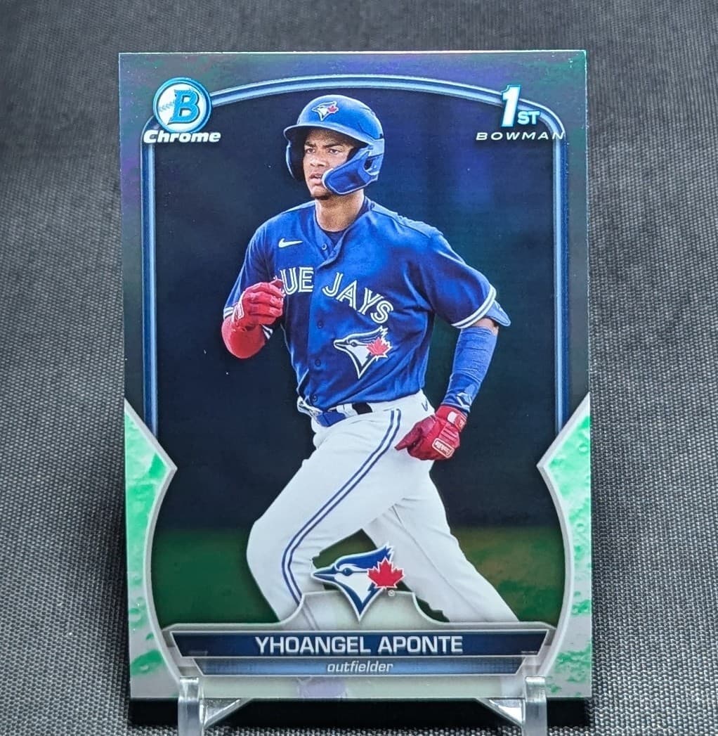 Yhoangel Aponte trading card