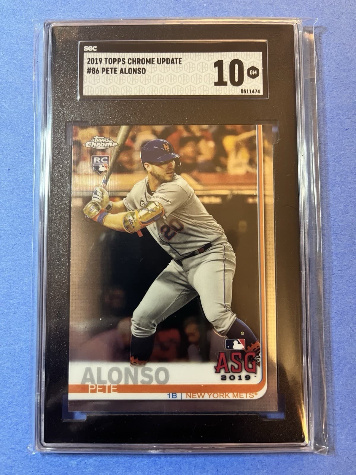 Pete Alonso trading card
