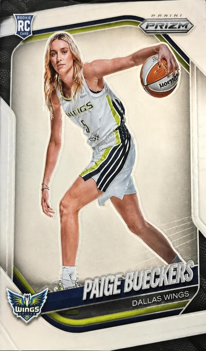 Paige Bueckers trading card