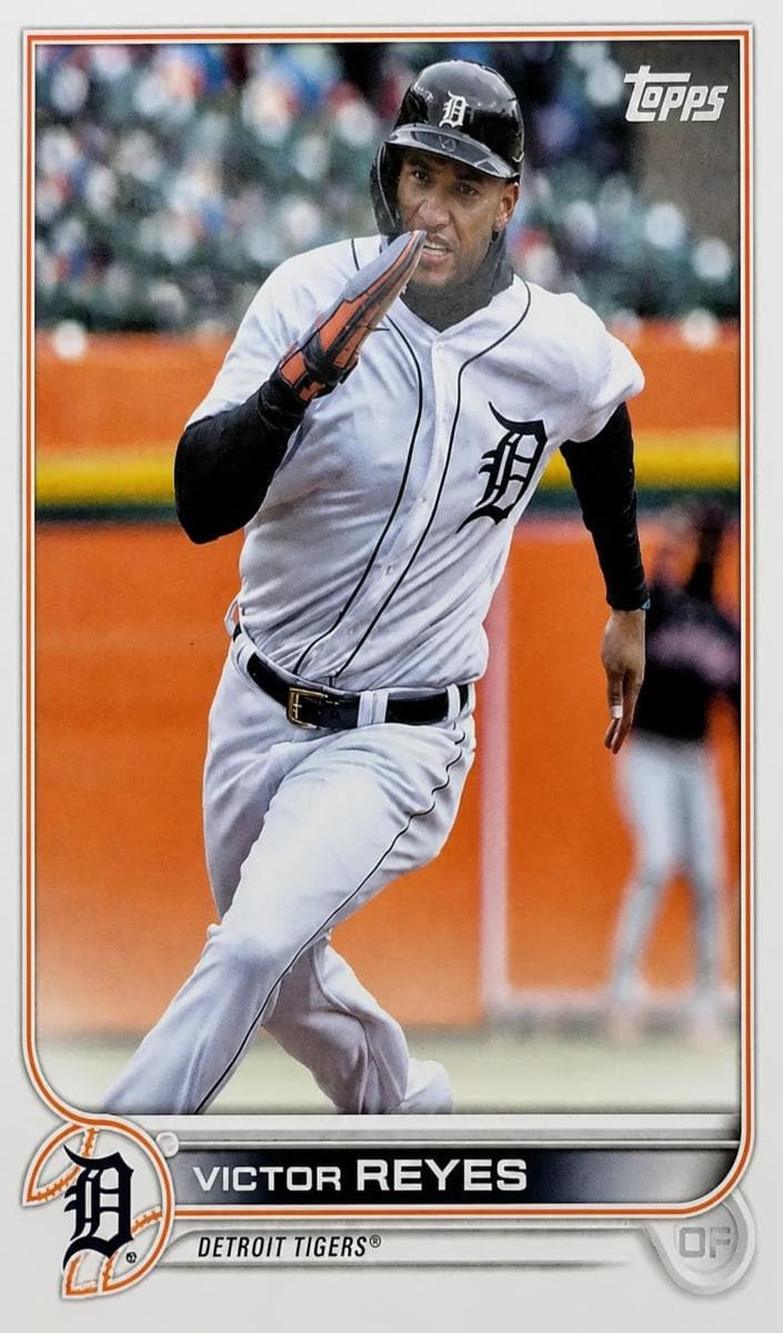 Victor Reyes trading card