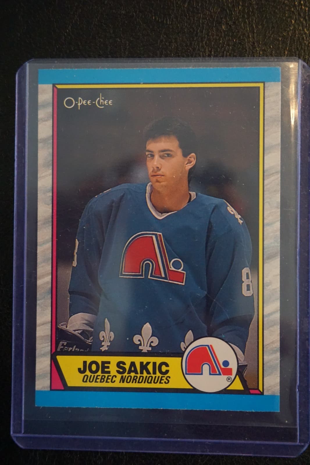 Joe Sakic trading card
