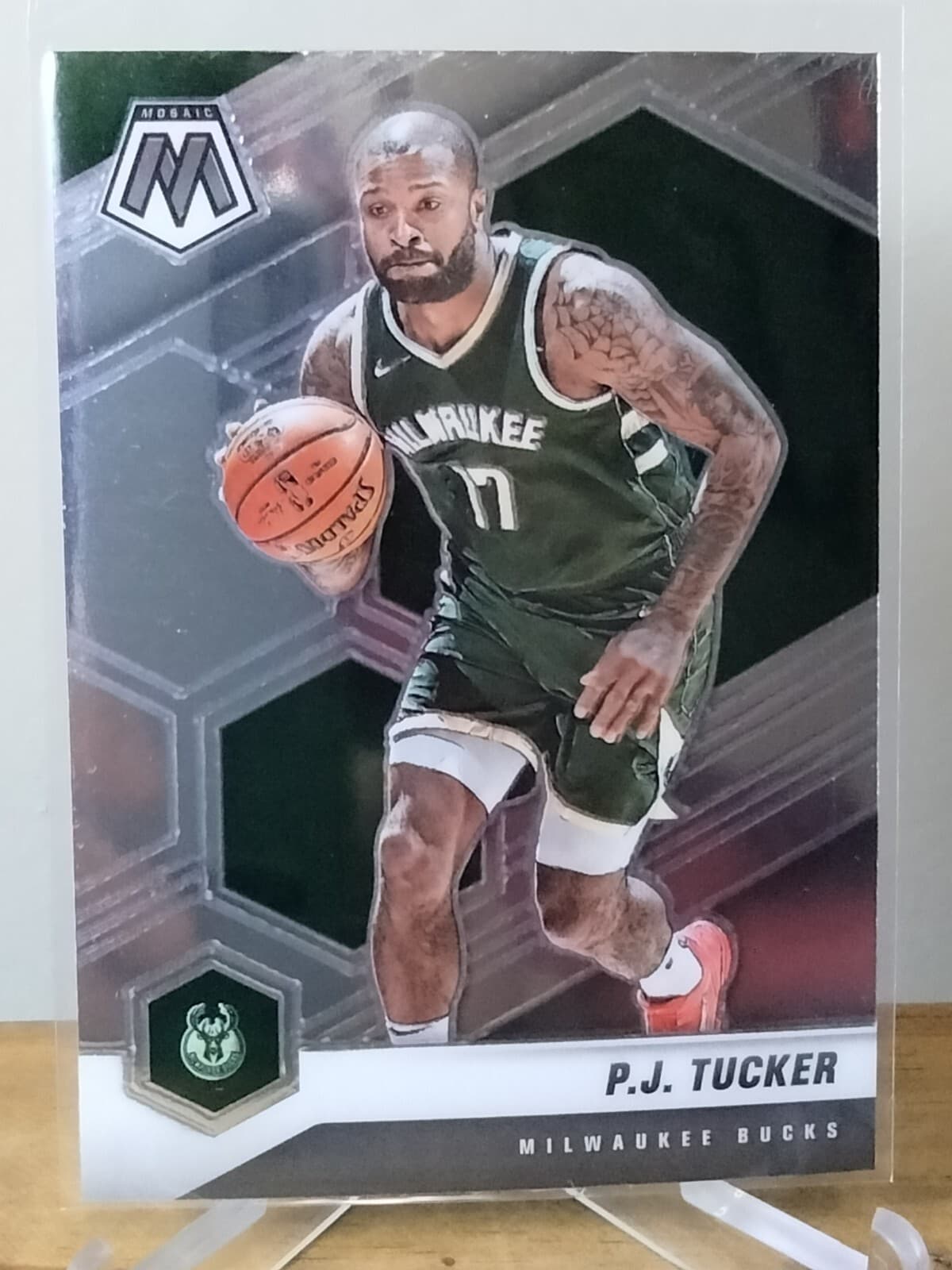 P.J. TUCKER -21 # 19 Philadelp 2020 Panini Mosaic 2020 Panini Mosaic