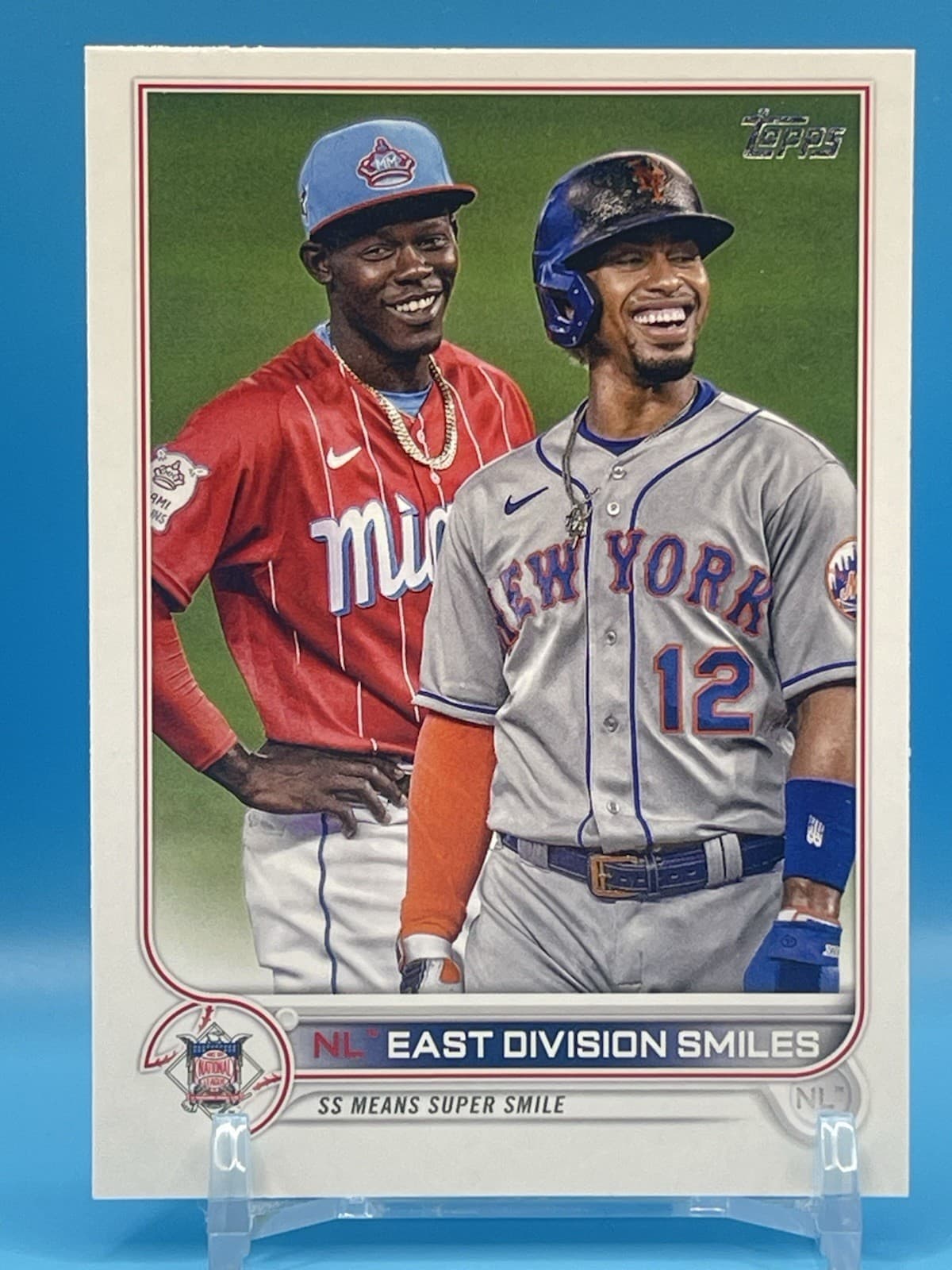 East Division Smiles 2022 Topps