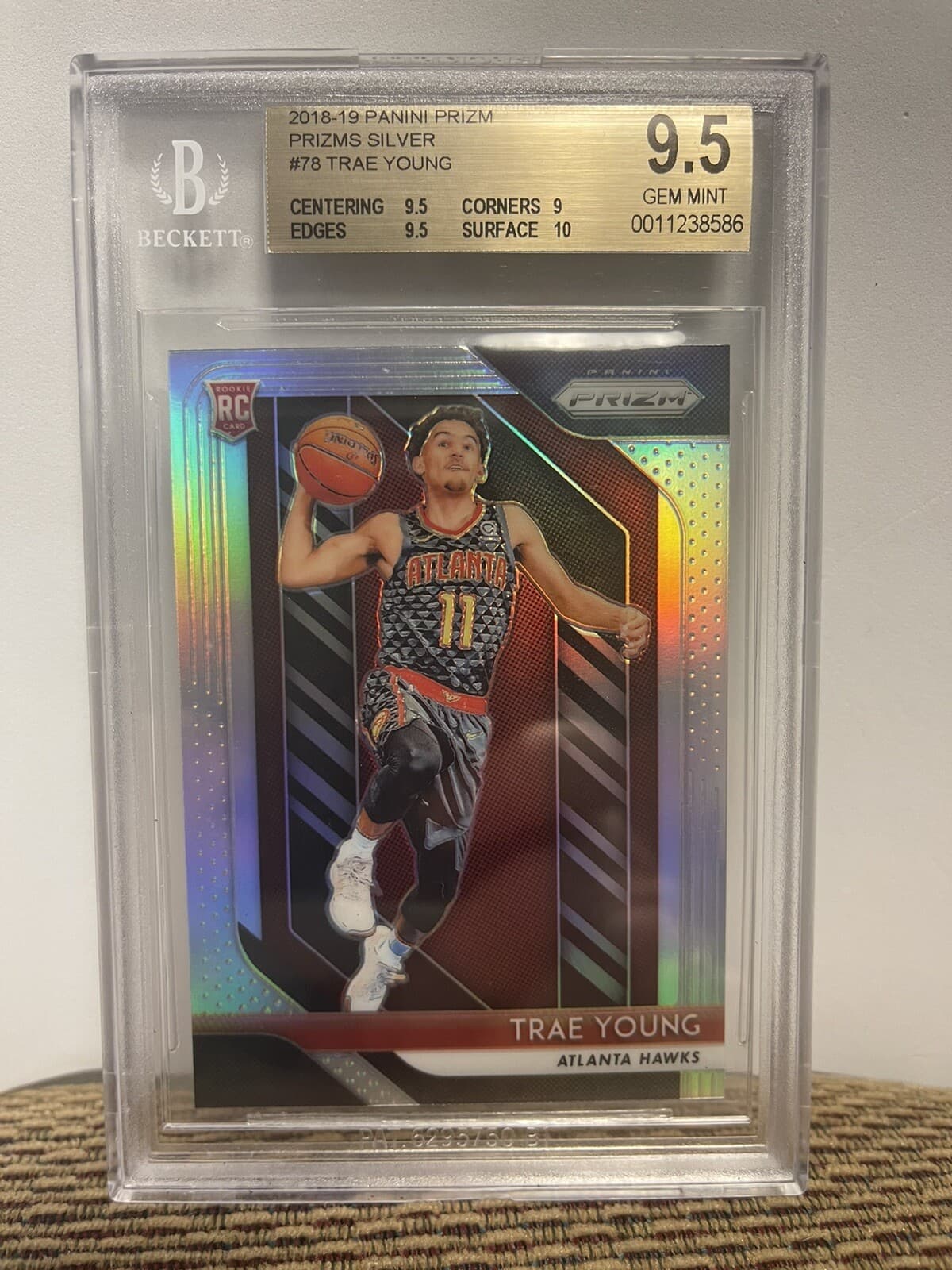 TRAE YOUNG BASKETBALL SILVER 8 2018 Panini Prizm