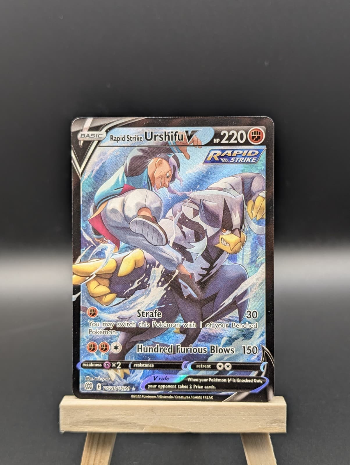 Rapid Strike Urshifu V trading card