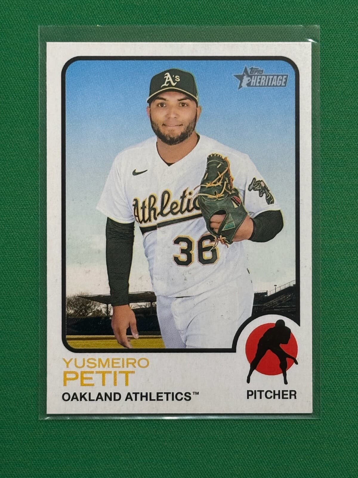 Yusmeiro Petit trading card
